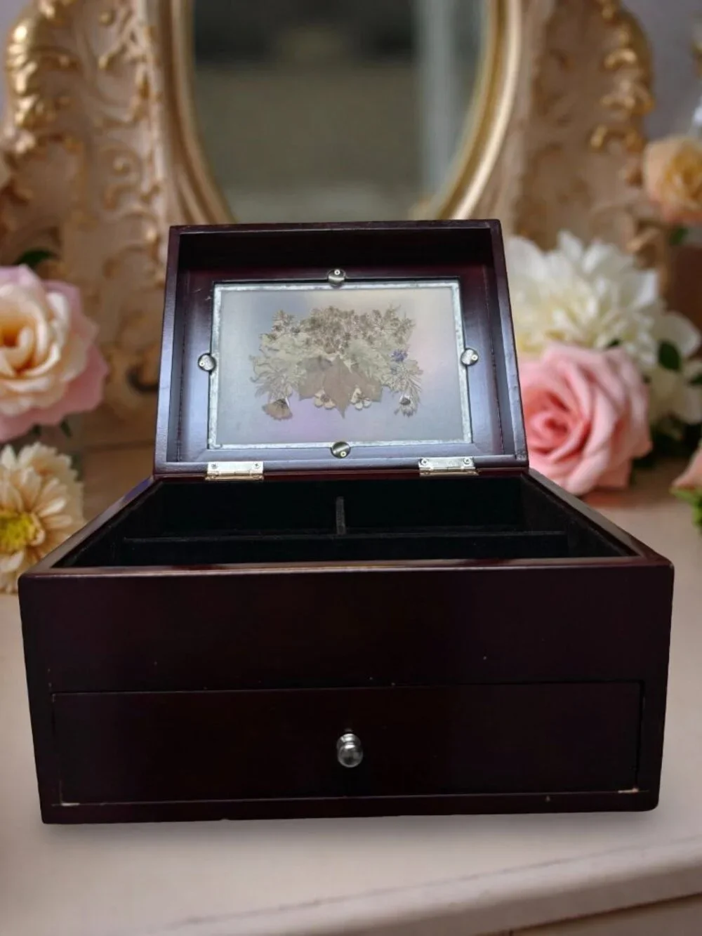Vintage Wooden Jewelry Box With Pressed Flower Glass Lid & Velvet-Lined Compartm - Picture 2 of 5